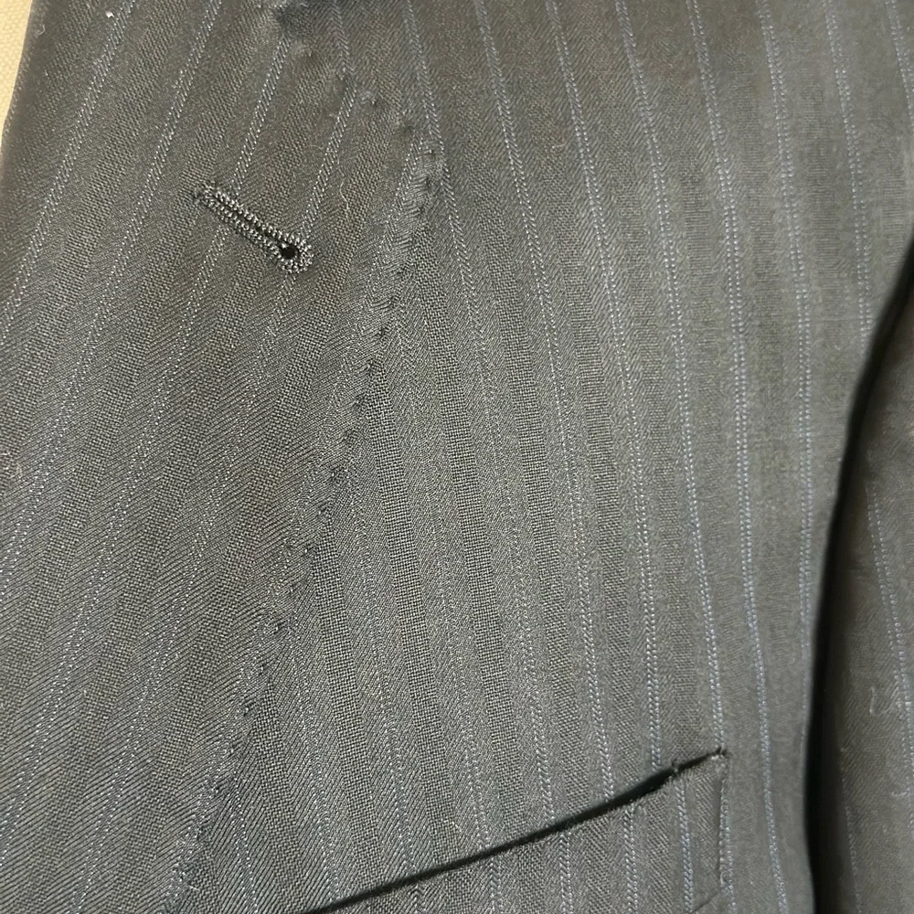 JOS  A Bank men’s set pants and blazer suit - Picture 4 of 7